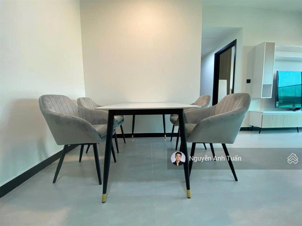 Cho thuê cc de la sol, 35 triệu vnd, 111m2, 3pn, 3wc, tầng cao view thoáng bitexco, nhà mới 100%