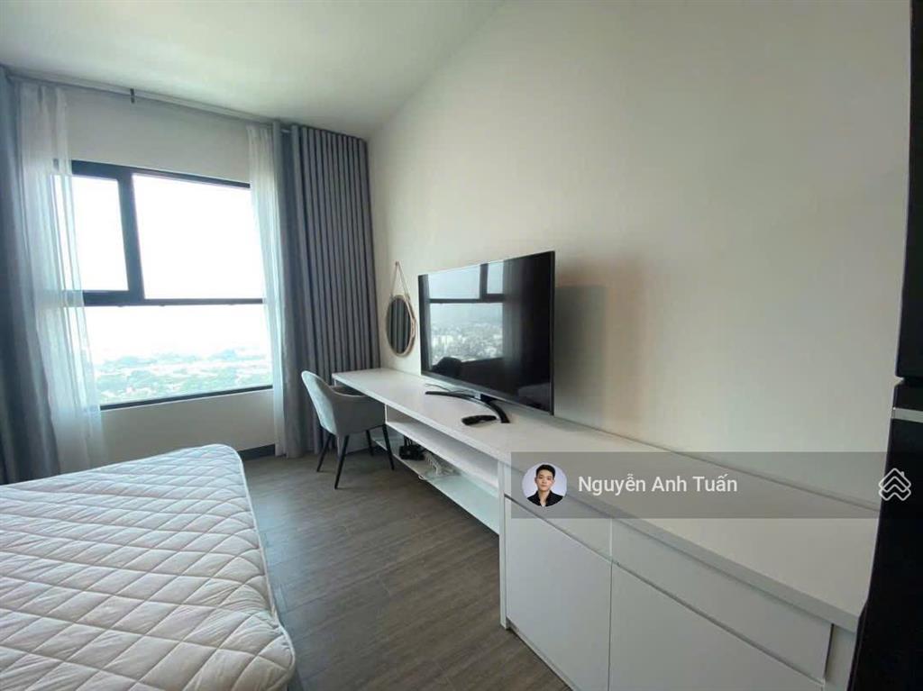 Cho thuê cc de la sol, 35 triệu vnd, 111m2, 3pn, 3wc, tầng cao view thoáng bitexco, nhà mới 100%