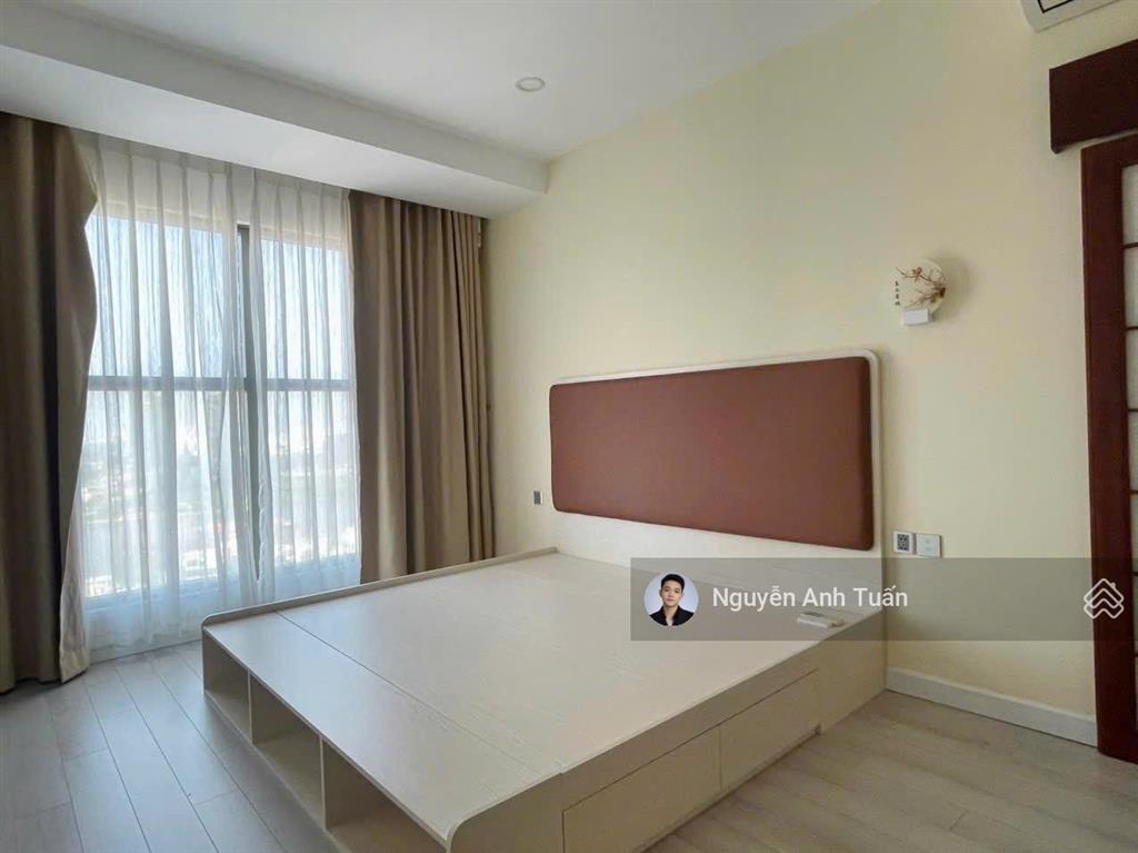 Cho thuê gấp cc 2pn, 2wc, 88m2 tại saigon royal residence, 28 triệu vnd  view sông, pháo hoa