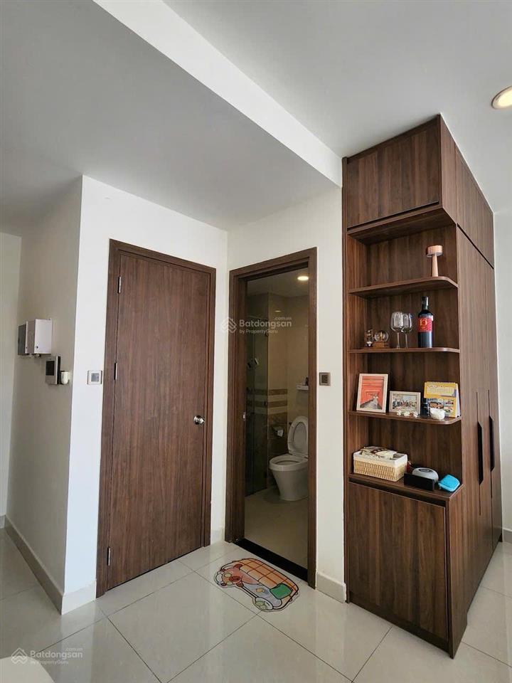 Cho thuê căn hộ studio, 43m2 tại saigon royal residence, 16 triệu vnd  view bitexco, sông sg