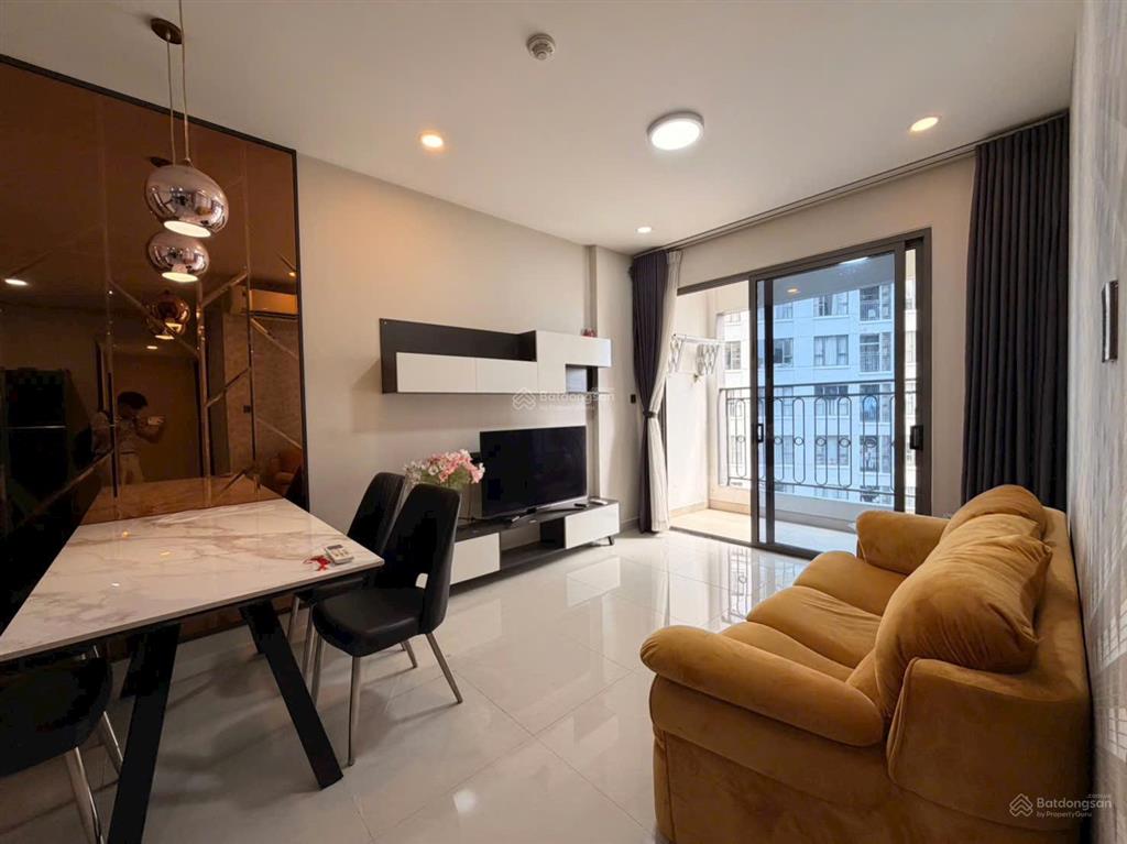 Cho thuê cc saigon royal residence, 25 triệu vnd, 88m2, 2pn, 2wc, đầy đủ tại bến vân đồn, q4, hcm