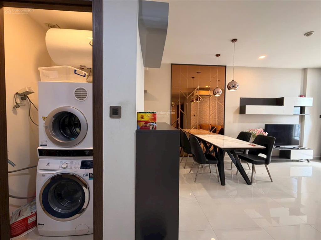 Cho thuê cc saigon royal residence, 25 triệu vnd, 88m2, 2pn, 2wc, đầy đủ tại bến vân đồn, q4, hcm