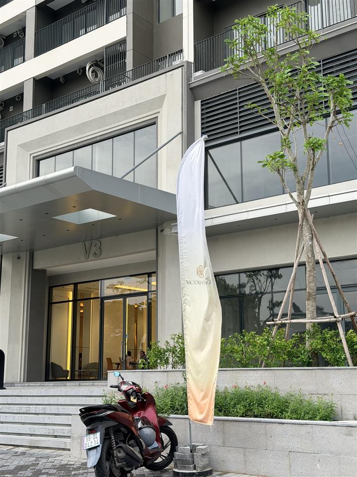 Cho thuê shophouse căn góc victoria village, 35 tr/th, 84m2  nhà thô có thể cải tạo kinh doanh