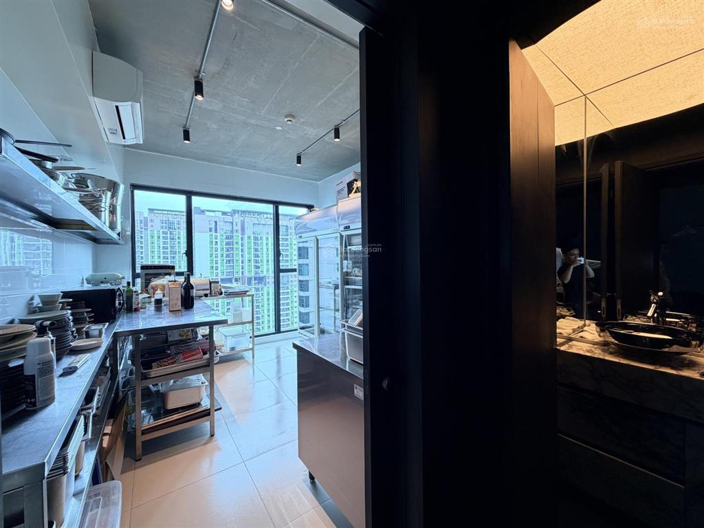 Bán 2pn2wc tim tường 103m2,sử dụng 90.2m2 feliz en vista, 11 tỷ, giá siêu hời, tầng cao view thoáng