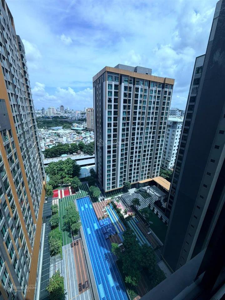 Nhượng hđt căn 2pn2wc 84m2 de la sol, quận 4  giá 25tr net, tầng cao view thoáng, nhà mới đẹp