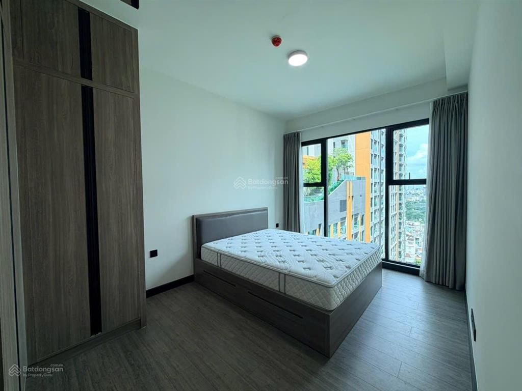 Nhượng hđt căn 2pn2wc 84m2 de la sol, quận 4  giá 25tr net, tầng cao view thoáng, nhà mới đẹp