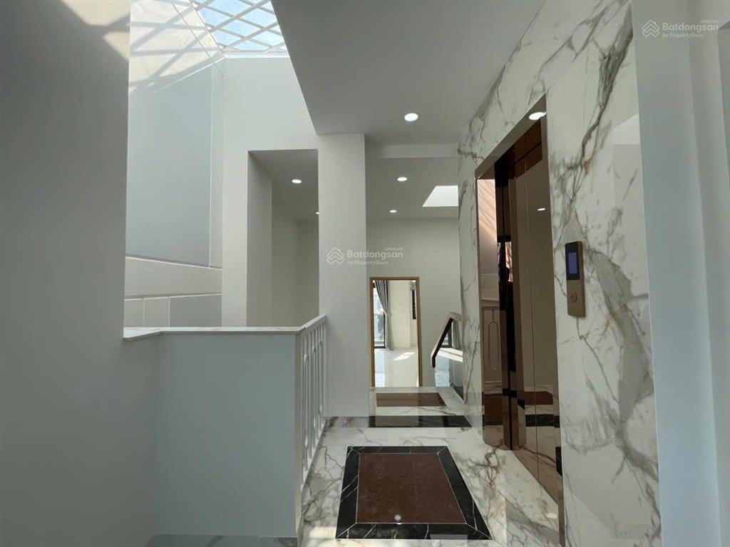 Siêu phẩm nhà phố 4,5 tấm đường hương lộ 2  có thang máy, full nội thất  4x16m  giá bán 9,7 tỷ