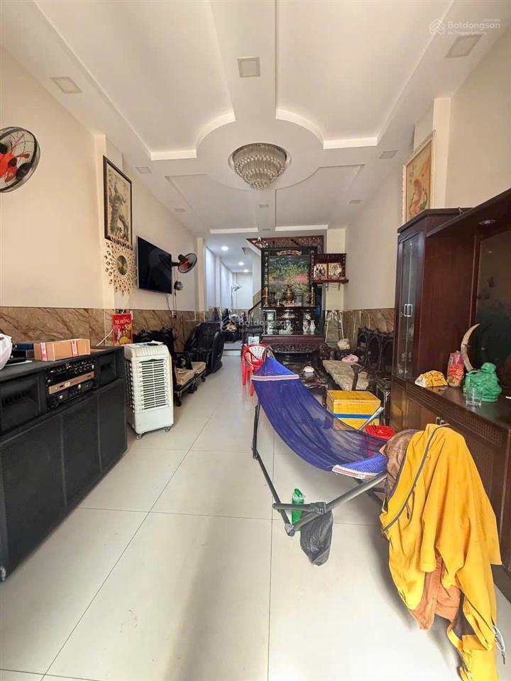 Bán nhà 4,5 tấm mặt tiền kinh doanh đường kênh nước đen đối diện công viên  3.8x18m  giá 9.5 tỷ