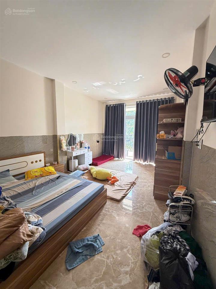 Bán nhà 4,5 tấm mặt tiền kinh doanh đường kênh nước đen đối diện công viên  3.8x18m  giá 9.5 tỷ