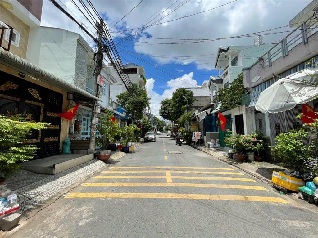 Hàng hiếm  mặt tiền đường số 13 ngay aeon tân phú  5x20m  nhà cấp 4  giá 9,3 tỷ