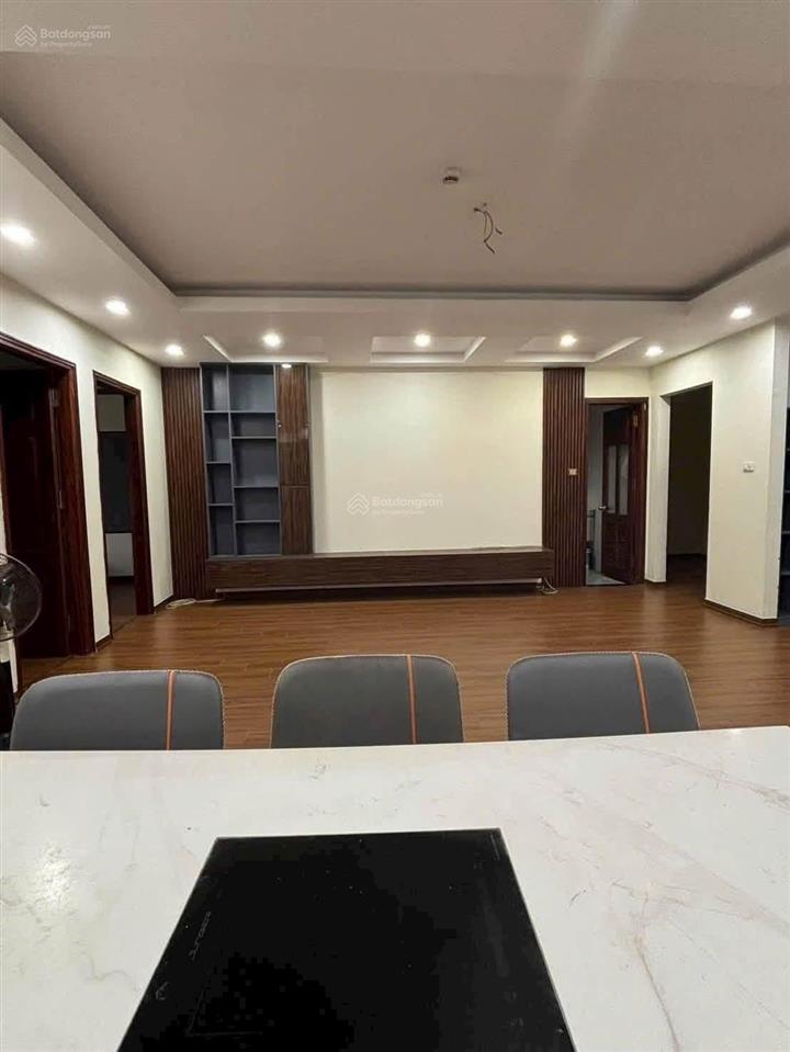 Cc 130m2 tại n01t2 ngoại giao đoàn, giá có thương lượng