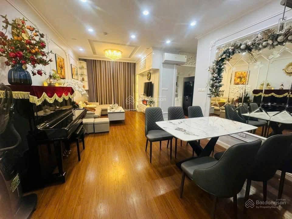 Gia đình xuất ngoại bán căn 2pn cc ngoại giao đoàn 95m2 giá 7,9 tỷ