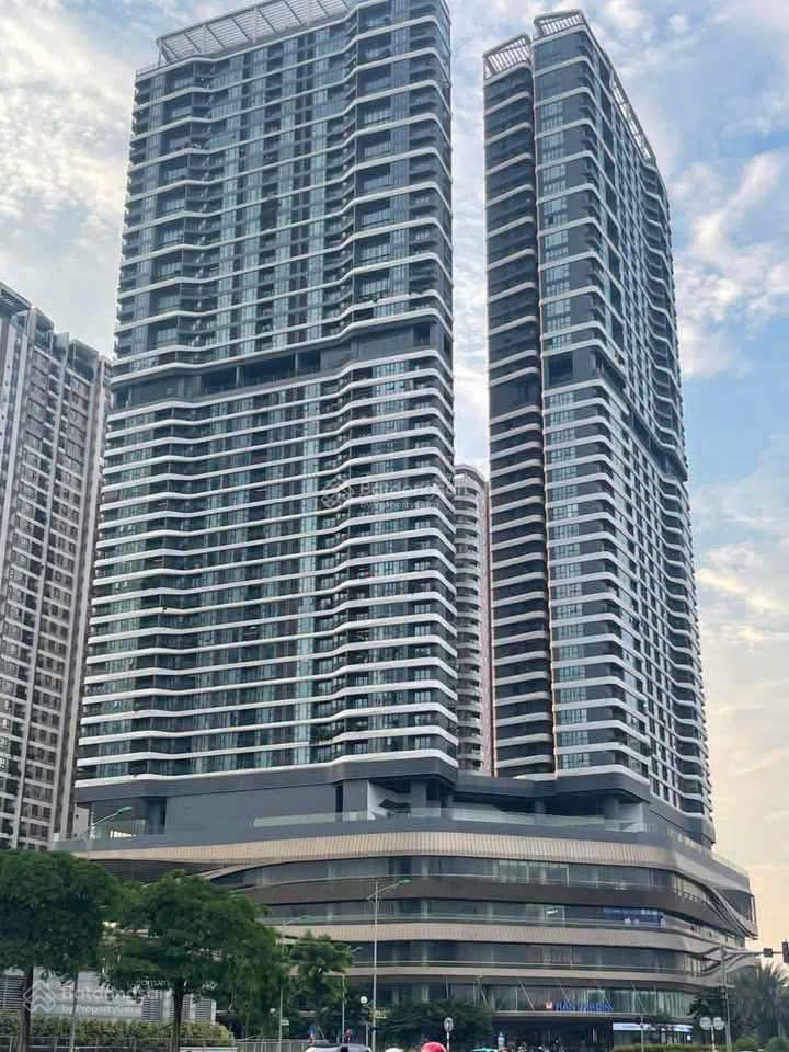 Cần tiền bán gấp căn 3pn 105m2 view hồ tây, giá 13,5 tỷ