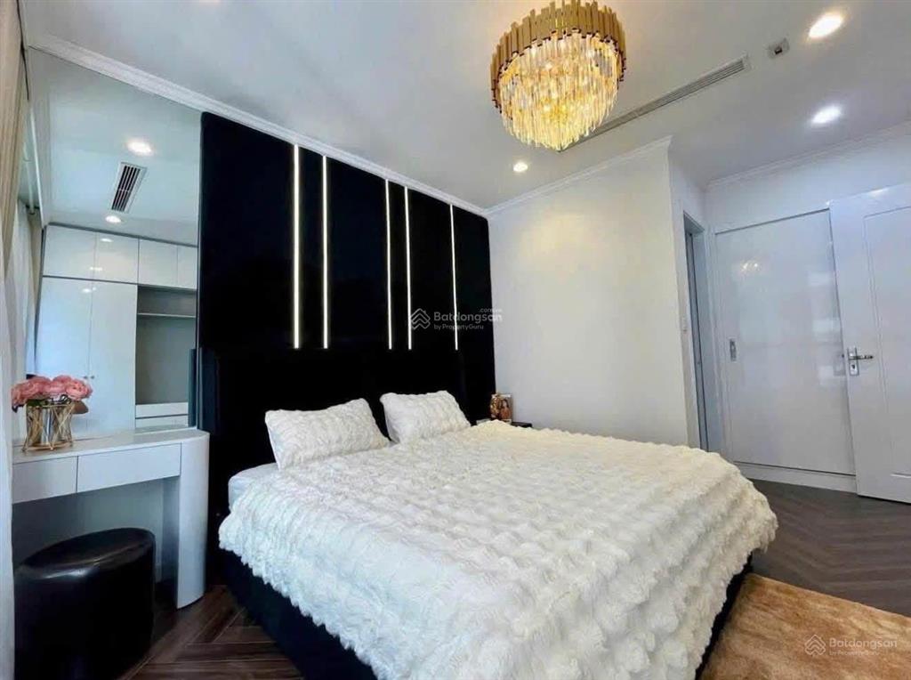 Chuyển nhượng căn 3pn 105m2 giá 135tr/m2