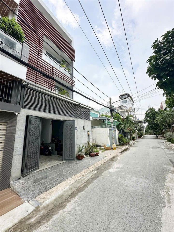 Bán nhà hẻm 10m đường sát bờ kênh tham lương  ngay trường đh công nghiệp dt 6x20m giá 13,5 tỷ tl