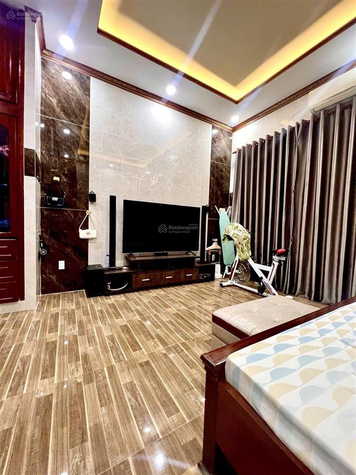 Bán nhà 3 tầng hẽm xe hơi 8m đường nguyễn tư giản bề ngang 5mx13m gía chỉ 9,2 tỷ