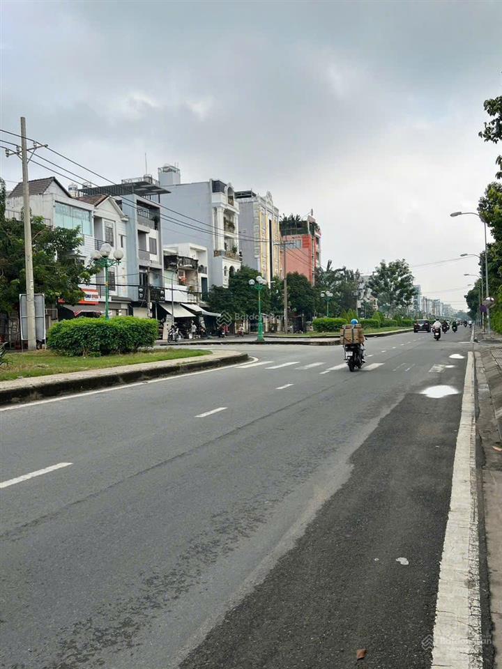 Giảm ngay 4 tỷ còn 26 tỷ góc 2 mặt tân sơn dt 8mx21m cpxd 1 hầm 7 tầng