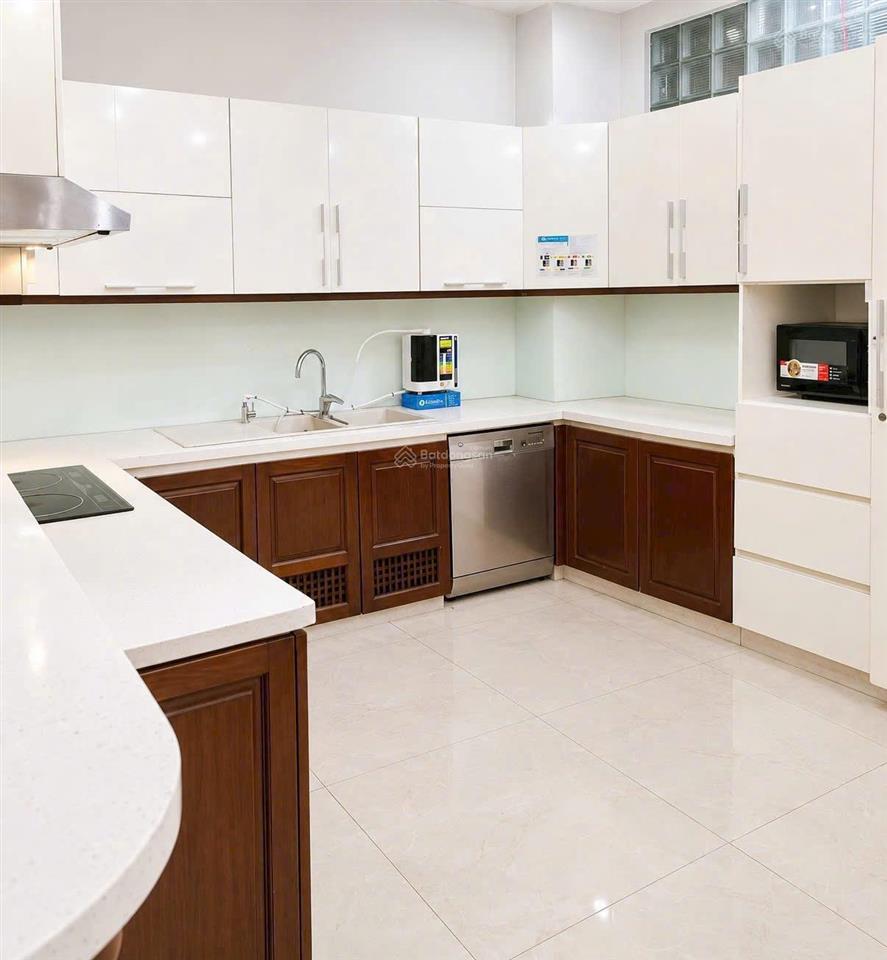 Bán nhà 4 tầng mặt tiền hẻm kinh doanh 416 dương quảng hàm dt6,2mx19m giá chỉ 18,5 tỷ tl