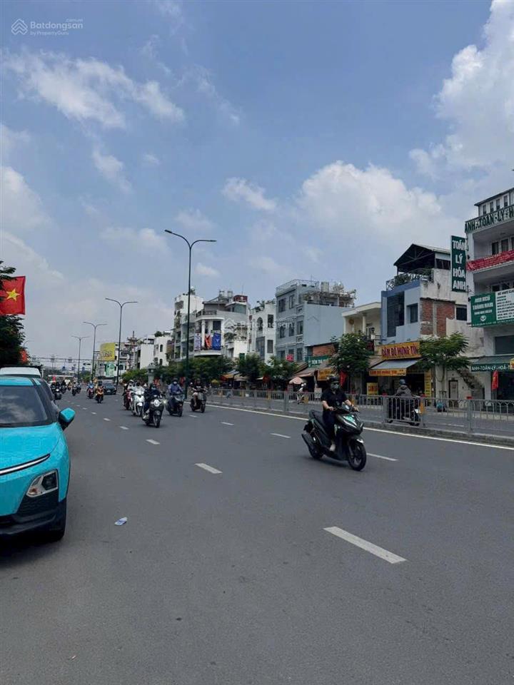 Góc 2 mặt tiền kinh doanh dương quảng hàm p6, gò vấp dt 6x20m 1 trệt 3 lầu giá chỉ 21.5 tỷ