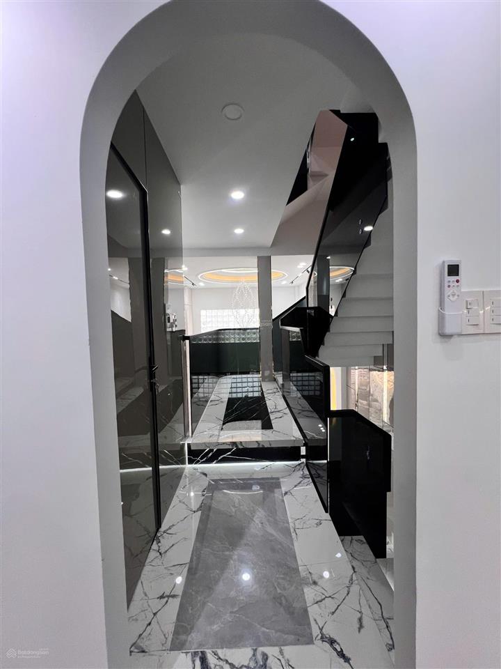 Siêu phẩm 4 tầng full nội thất đường thạnh xuân 25 .q 12 khoảng 7 đồng!