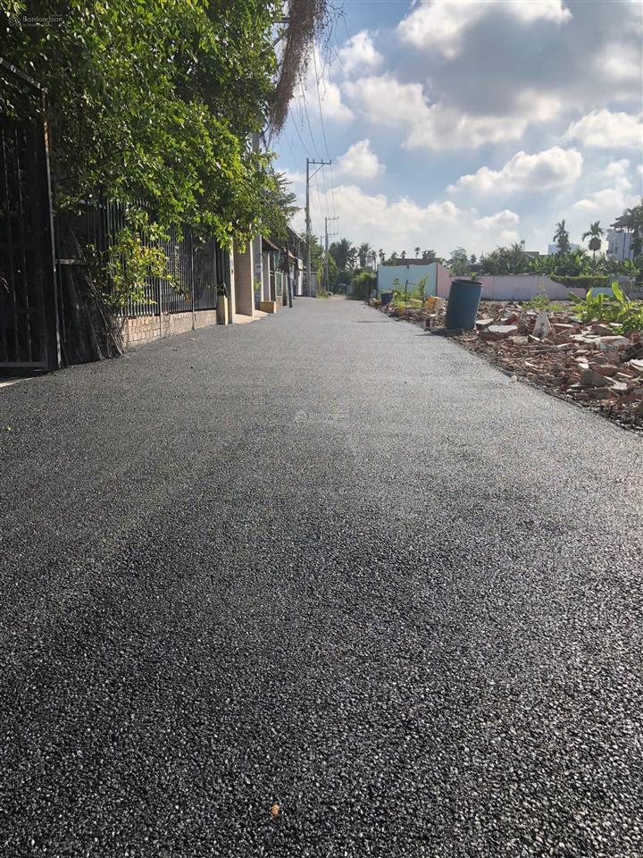 Đất mt vòng cung tây bắc , giá chốt cực tốt . đường 40m có 6 làn xe.