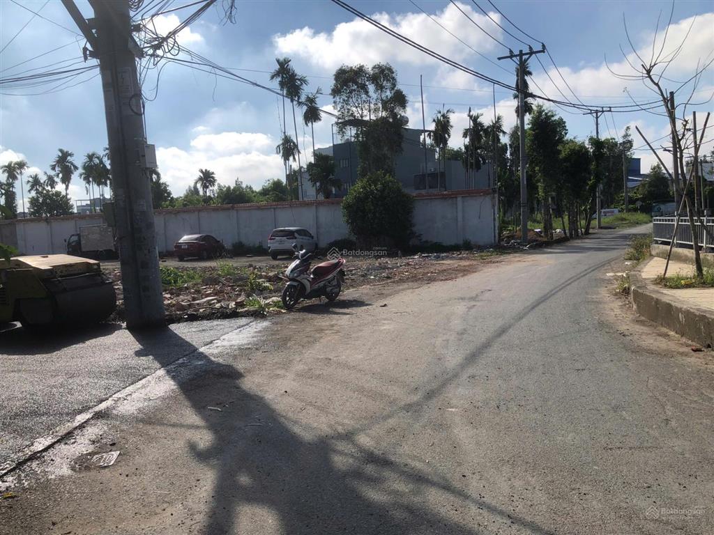Đất mt vòng cung tây bắc , giá chốt cực tốt . đường 40m có 6 làn xe.