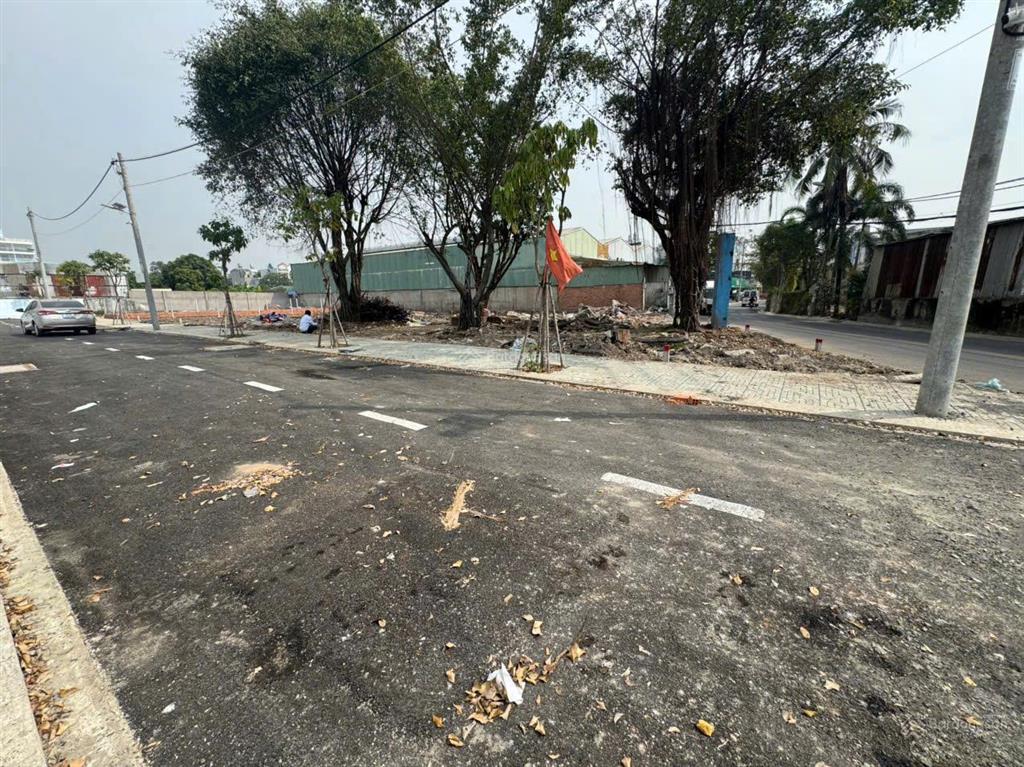 Bán lô ngang gần 5m ngay phường thạnh lộc, đường cực đẹp chỉ nhỉnh hơn 4 đồng