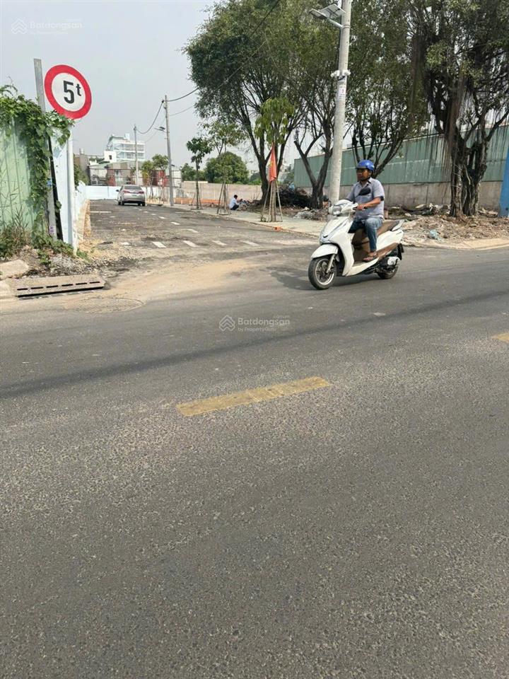 Bán lô ngang gần 5m ngay phường thạnh lộc, đường cực đẹp chỉ nhỉnh hơn 4 đồng