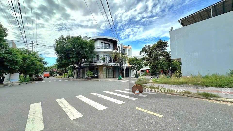 Bán lô góc 2mt la hối và thanh lương 11  ngã 4 đẹp giá tốt nhất hòa xuân