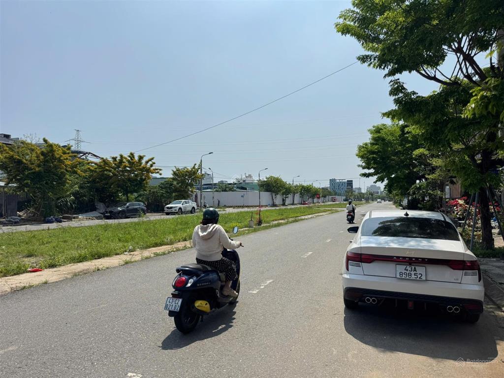 Bán đất diên hồng  đường 2 làn 33m  hòa xuân