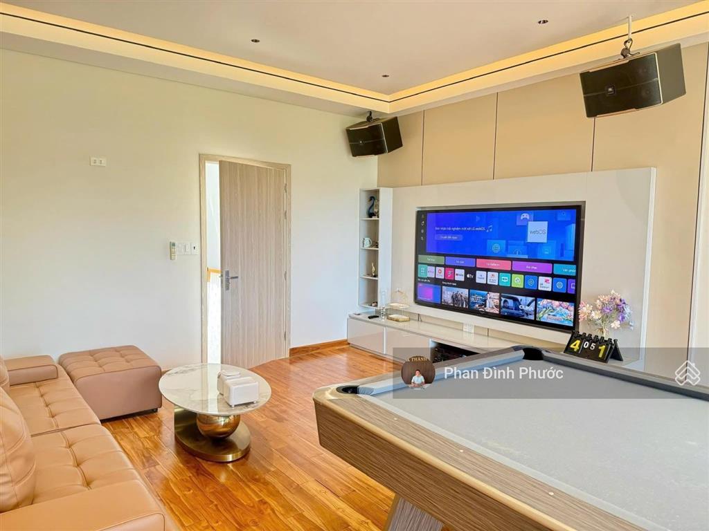 Nguyễn mỹ  nhà 3 tầng full nội thất, chỉ xách vali vào ở