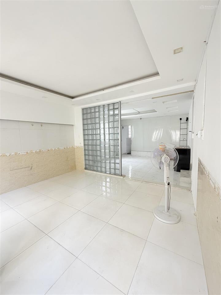 (dòng tiền khủng) căn góc 2mt ngay aeon mall 10x15 (5 tầng, 23p)  hđt 85tr/th. giá chỉ 18,5 tỷ