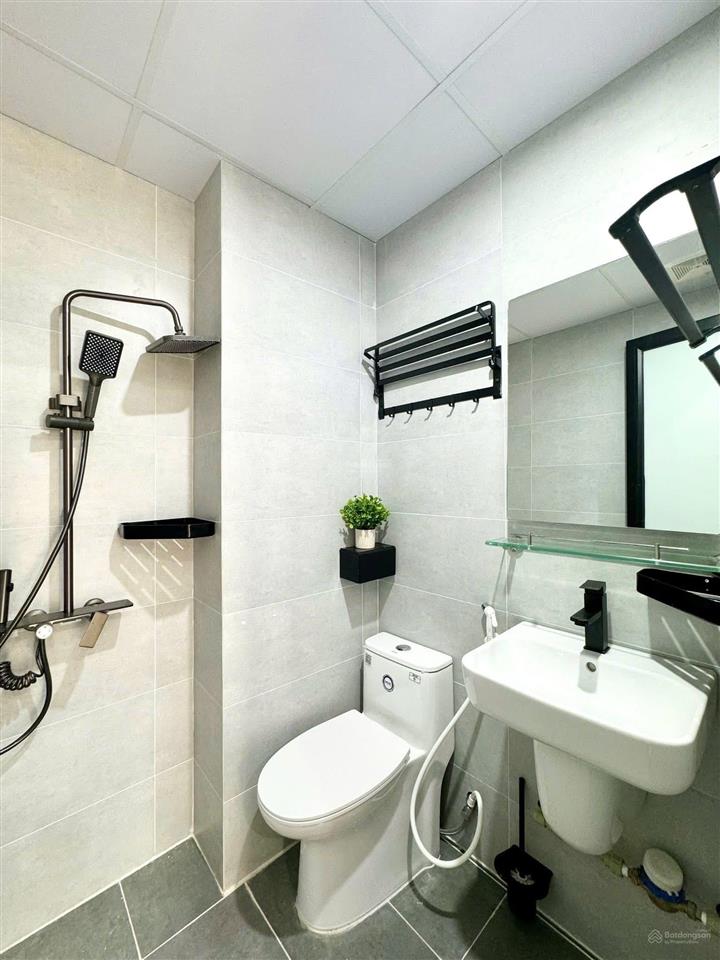 Cần bán gấp ccmn trung tâm hoàng mai  6 tầng thang máy  14 phòng khép kín siêu xịn sò  gần ô tô