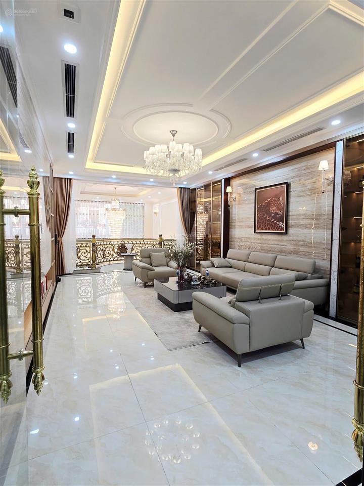 Gấp gấp ! cần thanh khoản trong tháng  hoa hậu long biên  khu phân lô quân đội  7 tầng thang máy