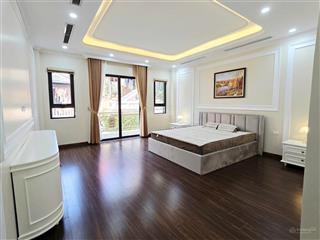 Gấp gấp ! cần thanh khoản trong tháng  hoa hậu long biên  khu phân lô quân đội  7 tầng thang máy