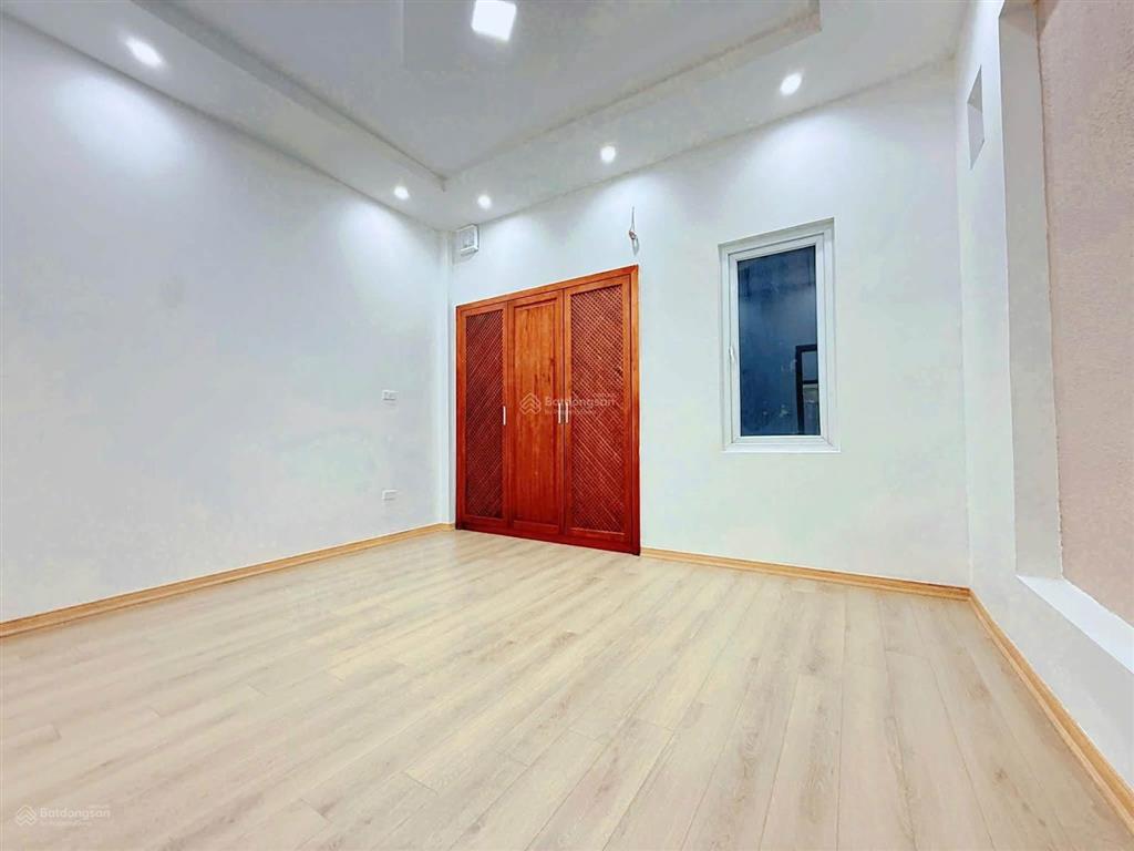 Siêu phẩm nhà đẹp phố nguyễn khánh toàn  trung tâm cầu giấy  full nội thất  20 m ra ô tô tránh.