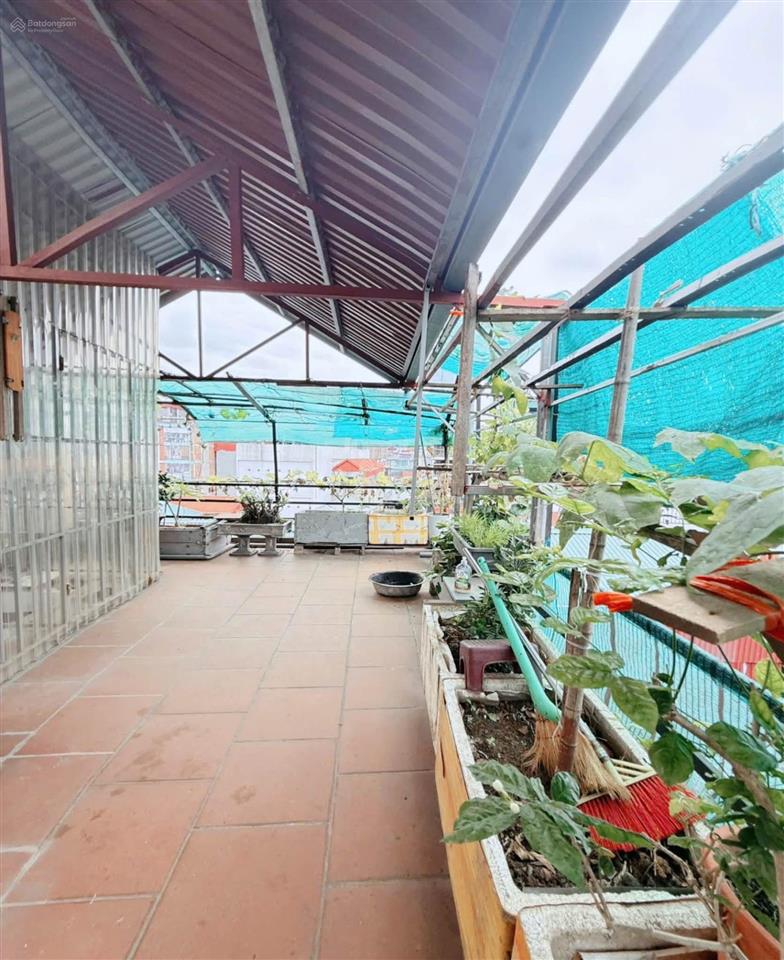 Siêu phẩm nhà đẹp phố nguyễn khánh toàn  trung tâm cầu giấy  full nội thất  20 m ra ô tô tránh.