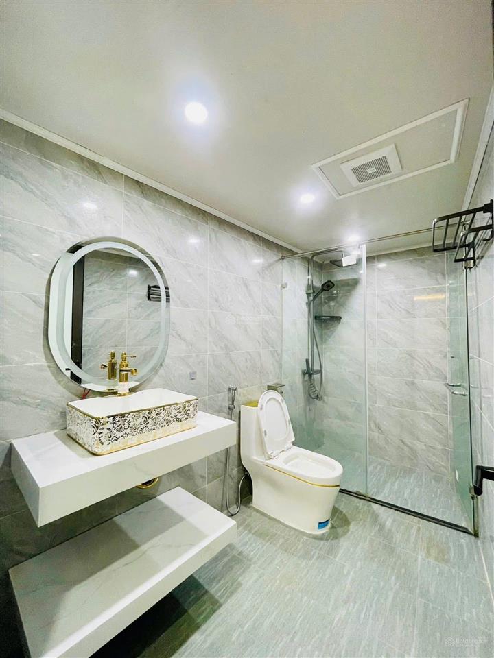 Quá hiếm  nhà đẹp 5 tầng phố trung kính  full nội thất xịn sò  chỉ cách 30m ra đường 2.5.