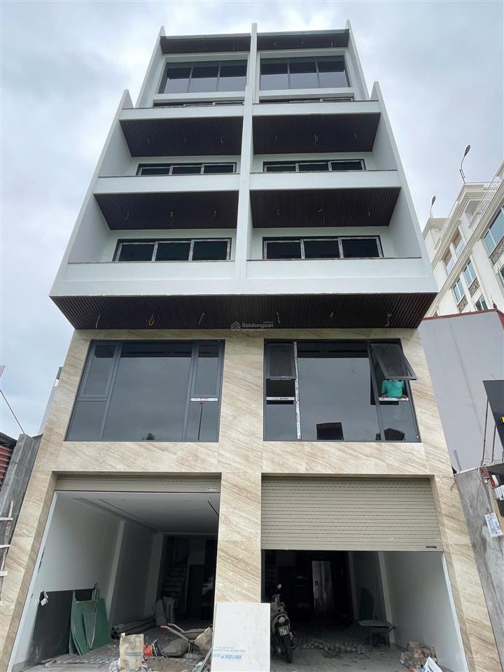 Phải nhanh mới kịp  siêu phẩm 7 tầng thang máy mặt phố ngọc thuỵ  kinh doanh sầm uất bất chấp