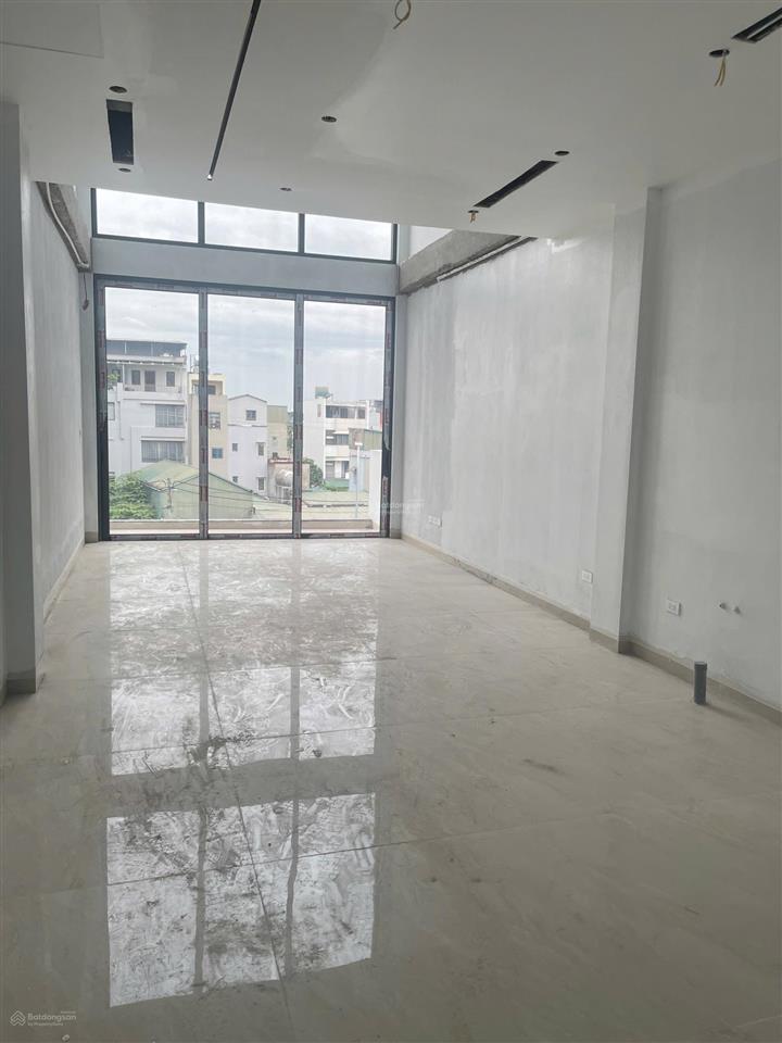 Phải nhanh mới kịp  siêu phẩm 7 tầng thang máy mặt phố ngọc thuỵ  kinh doanh sầm uất bất chấp