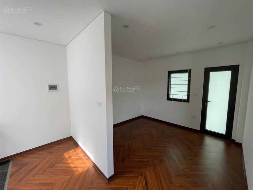 Nhà mới 6 tầng mặt phố giáp bát  vừa ở vừa kinh doanh bất chấp mọi mặt hàng  giao thông thuận lợi