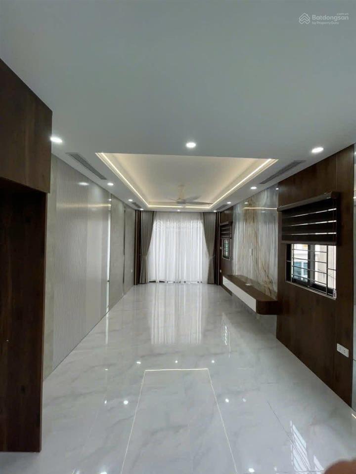 Nhà mới 6 tầng mặt phố giáp bát  vừa ở vừa kinh doanh bất chấp mọi mặt hàng  giao thông thuận lợi