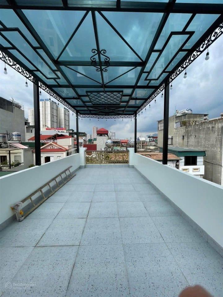 Nhà mới 6 tầng mặt phố giáp bát  vừa ở vừa kinh doanh bất chấp mọi mặt hàng  giao thông thuận lợi