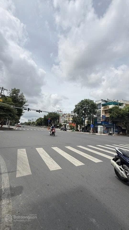 Bán nhà mt đường tên lửa, dt 5 x 19m (nh 5.26m), 4.5 tấm, 24.5 tỷ | cạnh ngã tư  vị trí đẹp