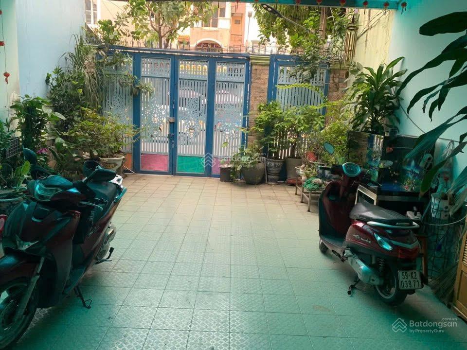 Bán nhà khu tên lửa, mt đường số 1, dt 6 x 21m, 2.5 tấm, giá 23.5 tỷ.
