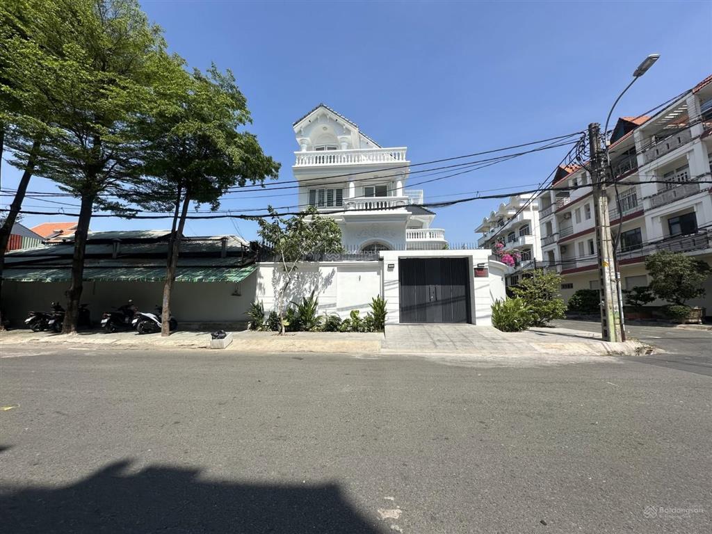 Bán nhà khu tên lửa, góc 2mt đường số 16, dt 12 x 25m, 3 tấm, giá 43 tỷ.