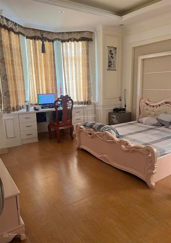 Bán biệt thự khu tên lửa, mt đường số 6a, dt 10 x 20m, 3 tấm + hầm, giá 33 tỷ