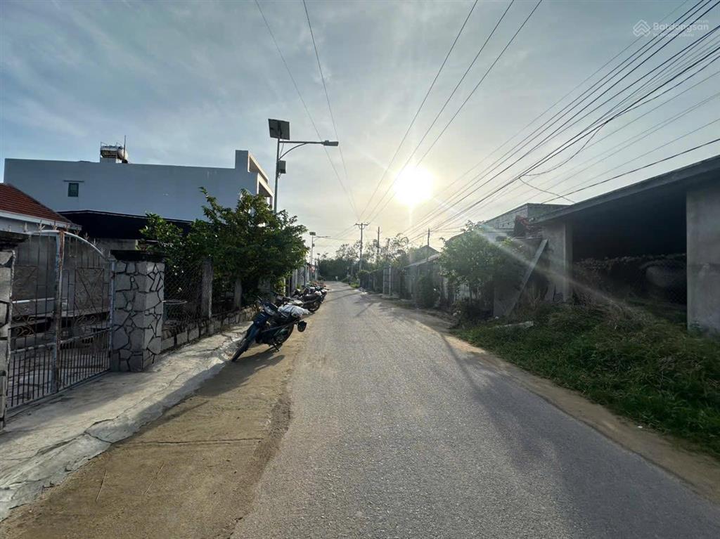 Hàng ngộp pk8 vạn ninh. giá 6tr8/m2 đường nhựa trục chính vạn khánh, qh ra lô góc ngã 3 đường
