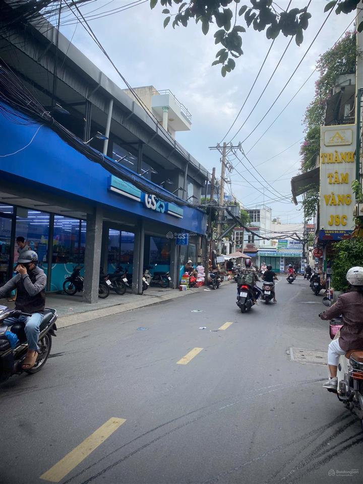 Bán nhà góc 2 mặt tiền nguyễn văn công p3, dt 4.5x17m, cn 68m2, 1 lầu, đct 15tr/th, giá bán 10 tỷ.