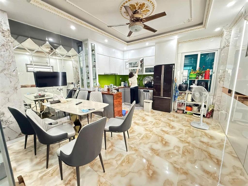 Hot! p/lô trung kính,cầu giấy 70m2*7t thang máy,kinh doanh,2 mặt thoáng,ô tô tránh,vỉa hè.giá 37 tỷ